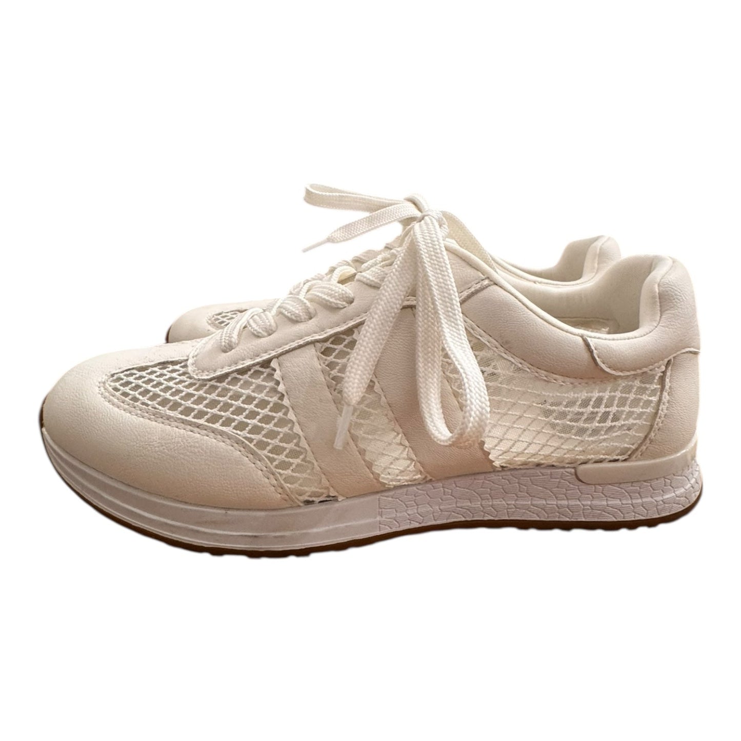 Shoes Athletic By Dolce Vita In White, Size:9