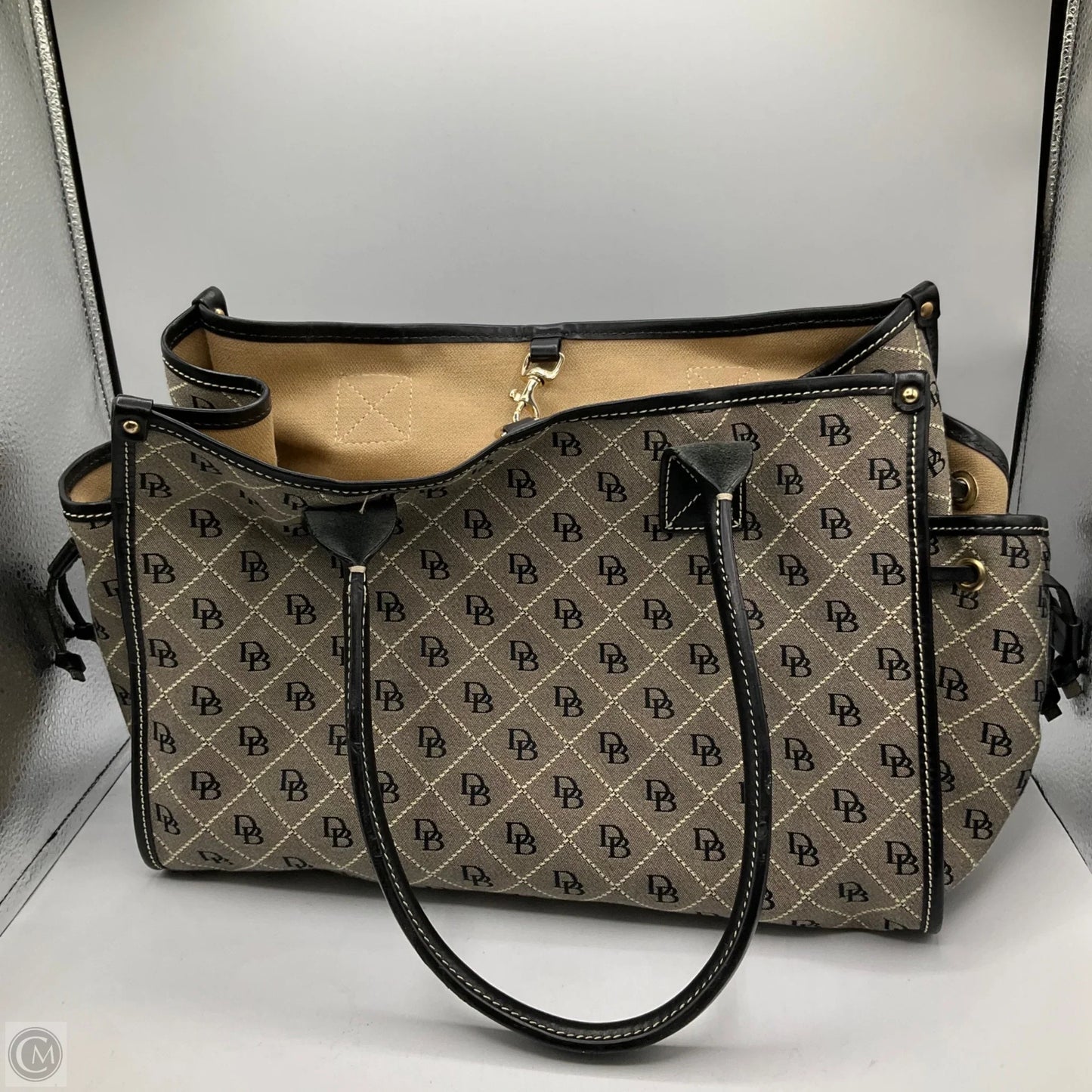 Handbag Designer By Dooney And Bourke, Size: Medium