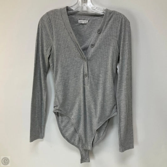 Top Long Sleeve By Good American In Grey, Size: M