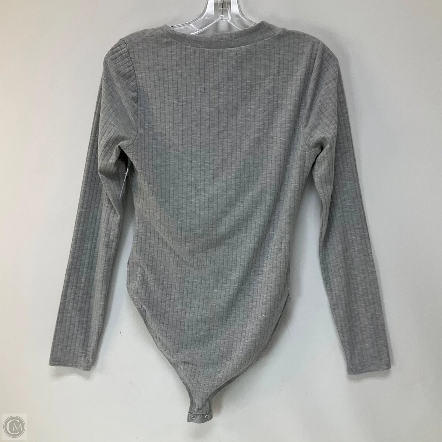 Top Long Sleeve By Good American In Grey, Size: M