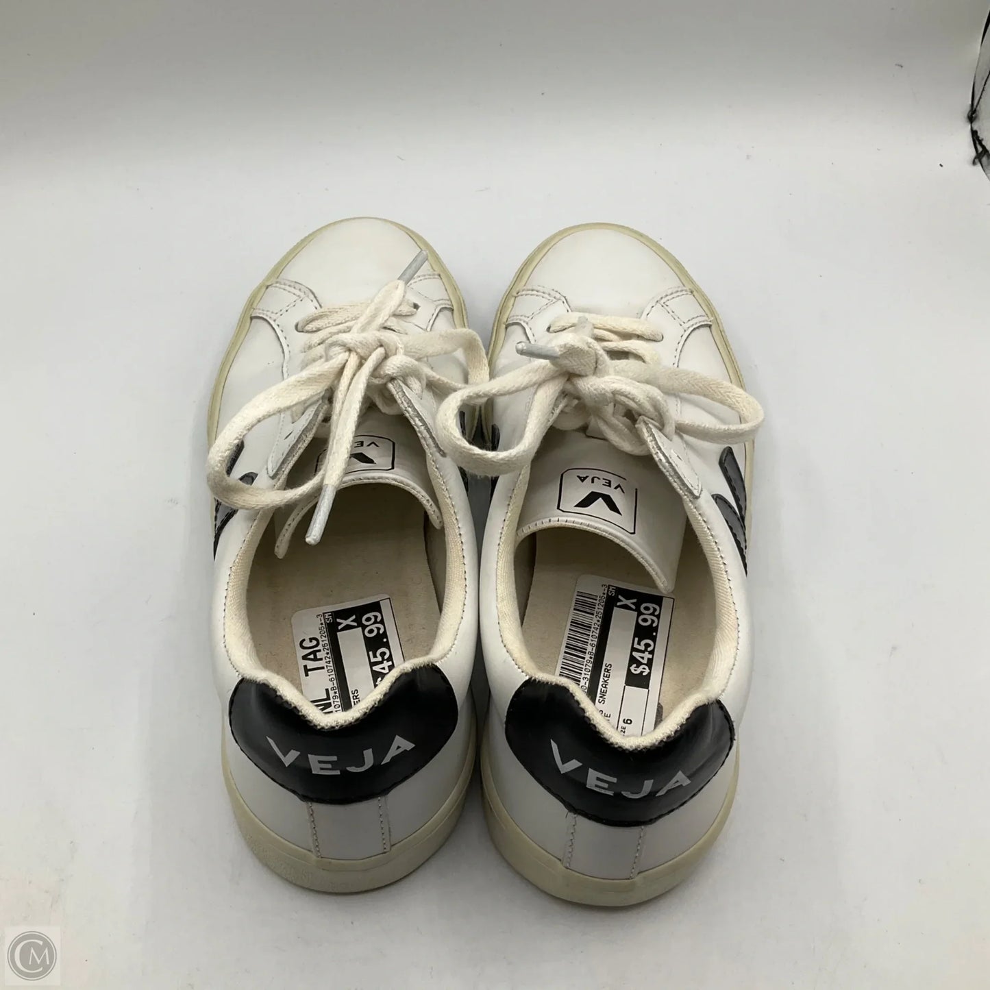 Shoes Sneakers By Veja In White, Size: 6