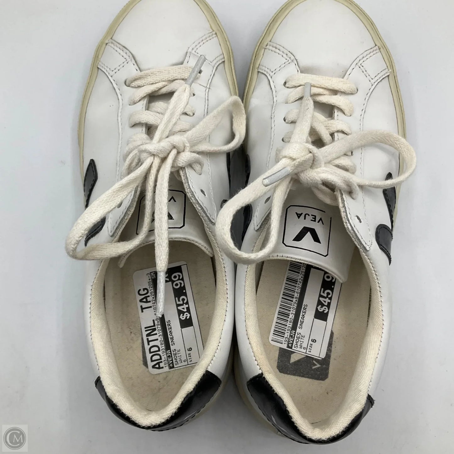 Shoes Sneakers By Veja In White, Size: 6