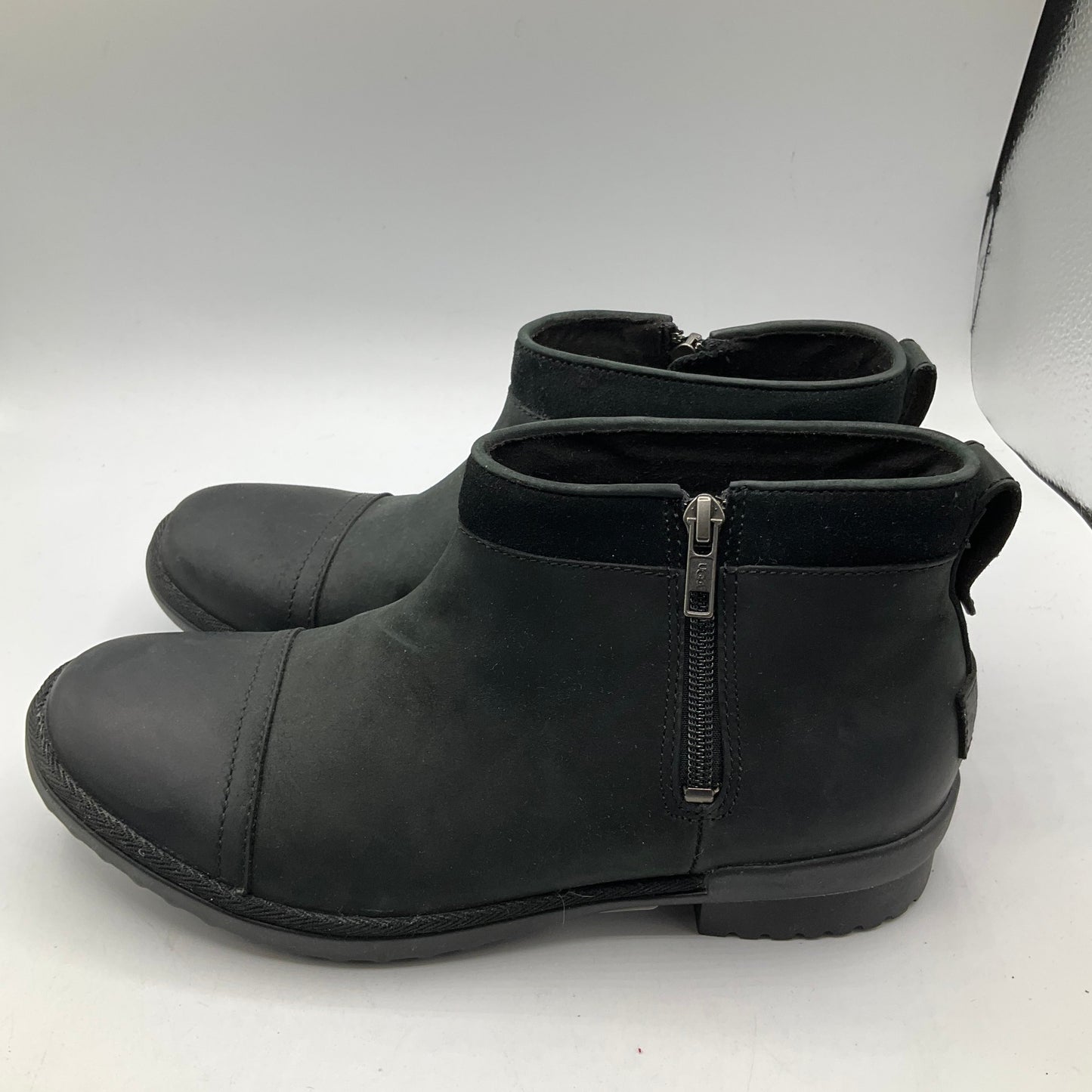 Black Boots Ankle Flats Ugg, Size 8