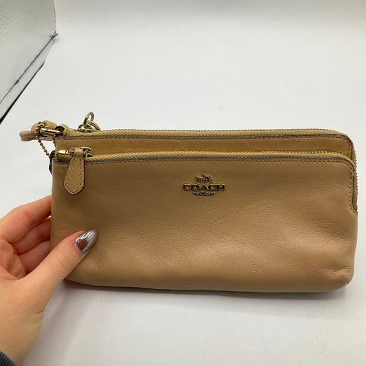 Wristlet Designer By Coach, Size: Medium