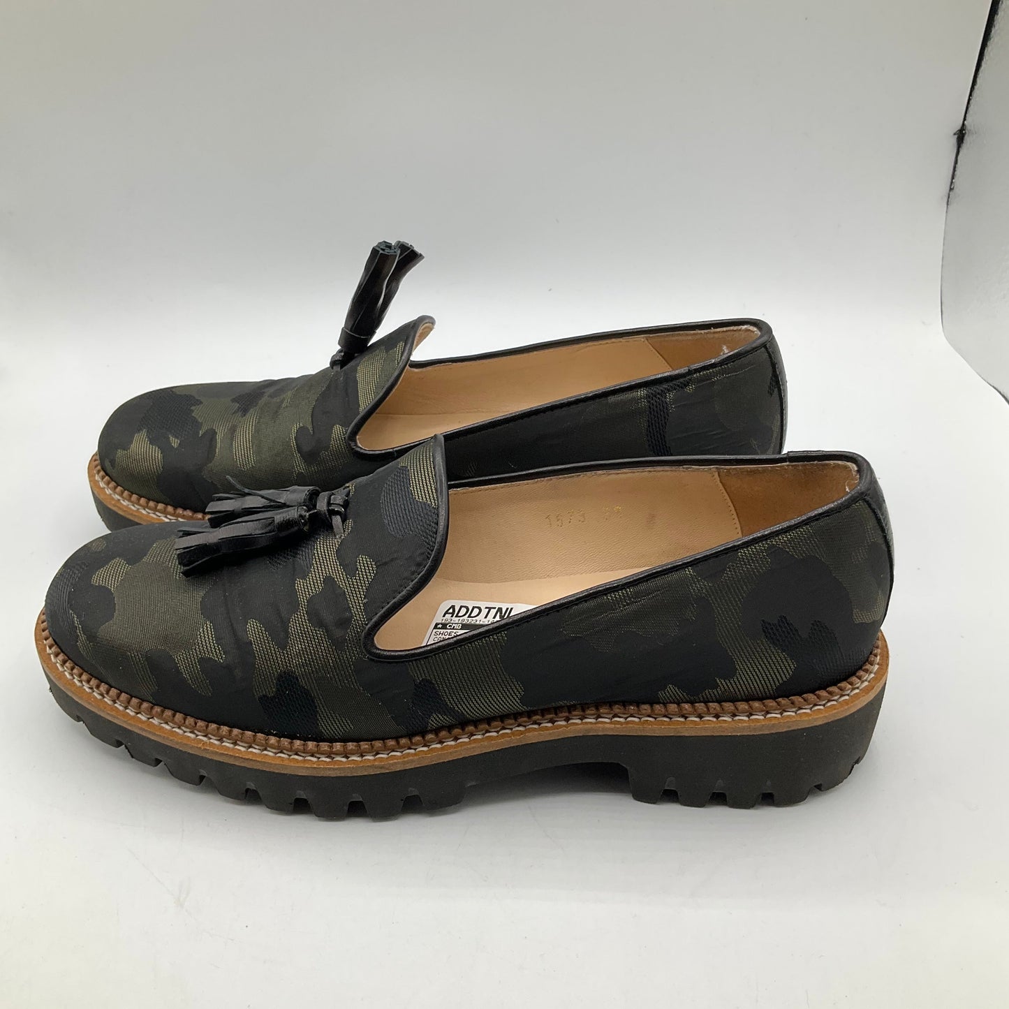 Shoes Flats By Cmb In Camouflage Print, Size: 8.5