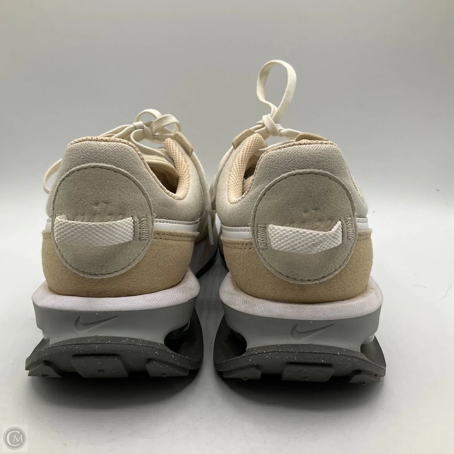 Shoes Athletic By Nike In Cream, Size: 8.5