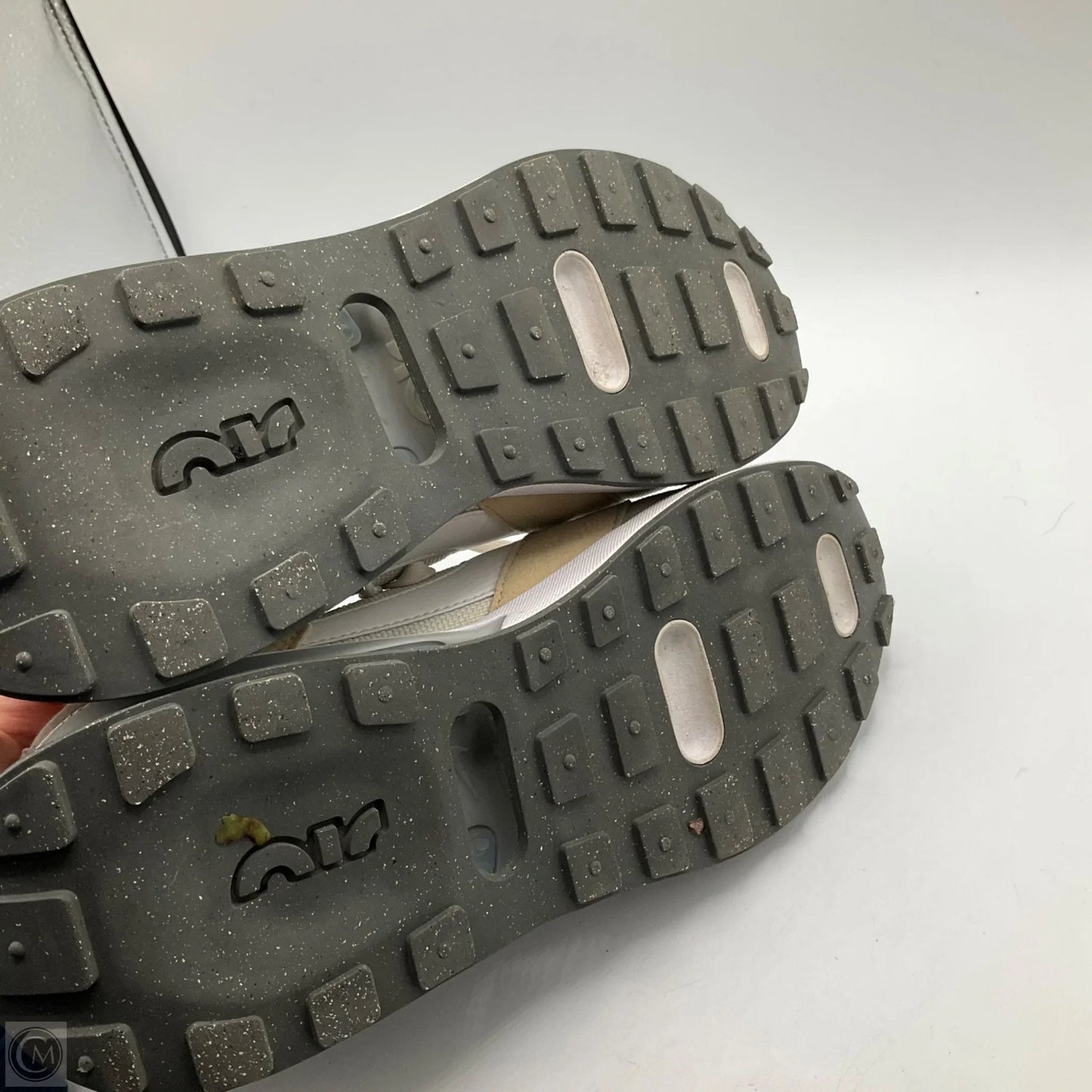 Shoes Athletic By Nike In Cream, Size: 8.5