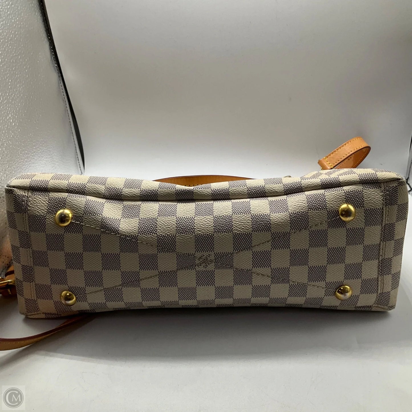 Handbag Luxury Designer By Louis Vuitton, Size: Medium