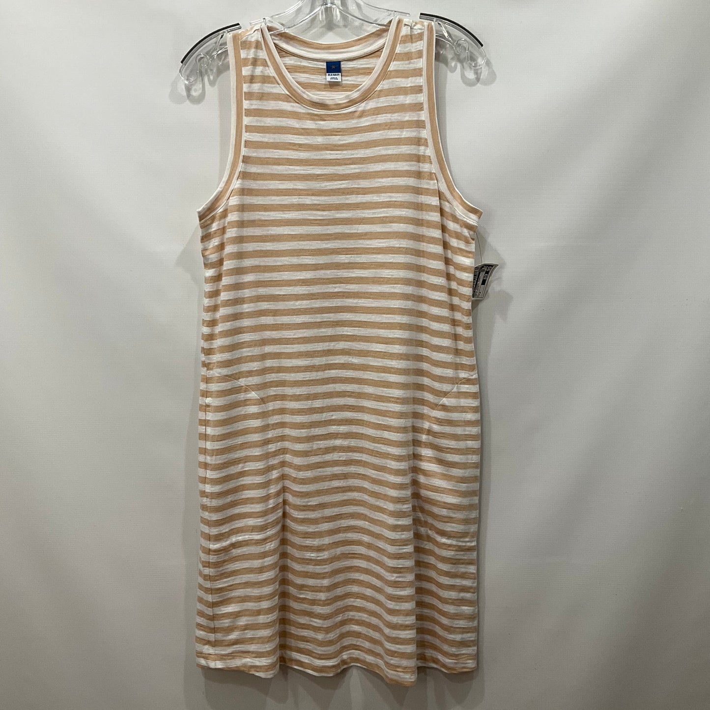 Tan & White Dress Casual Short Old Navy, Size M