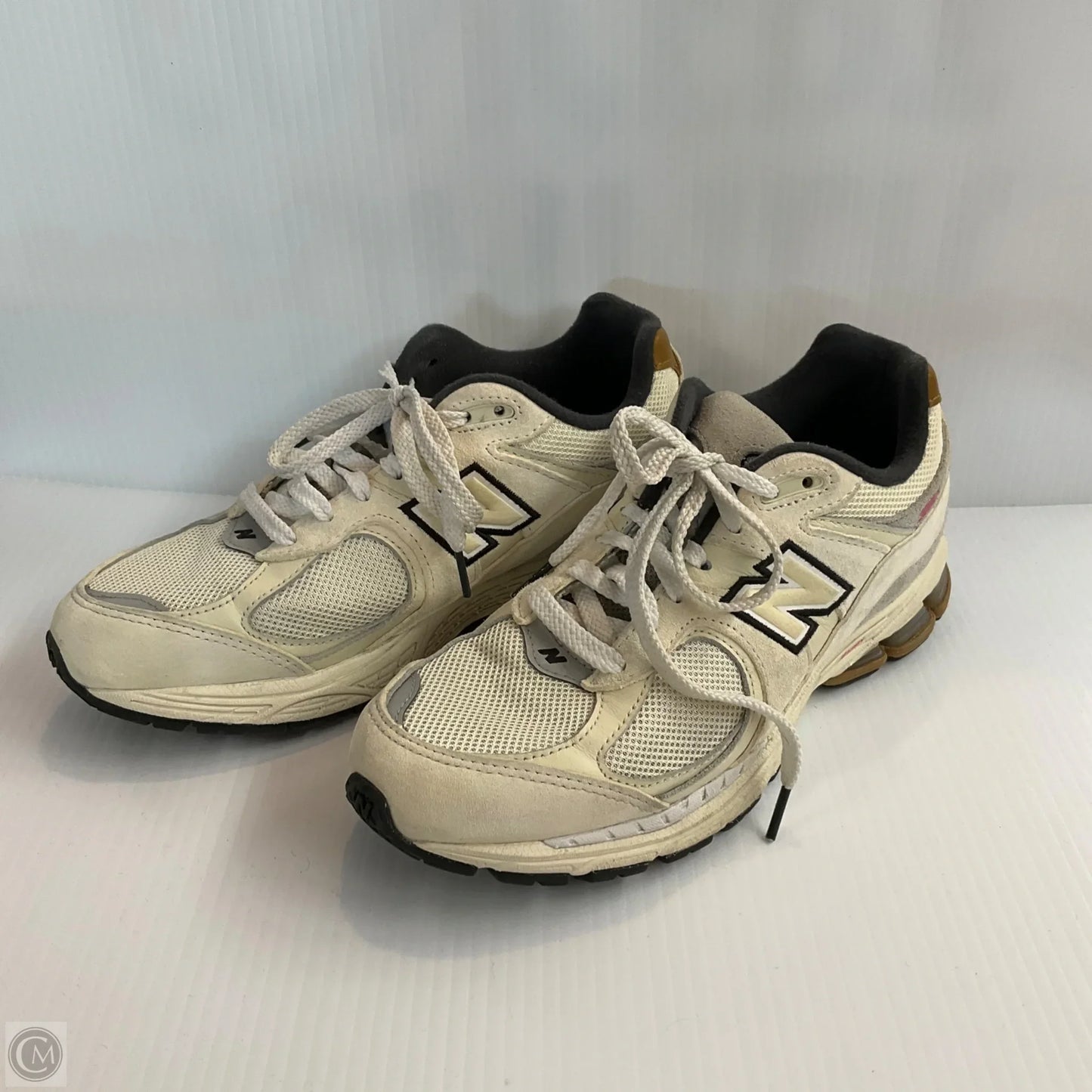 Shoes Athletic By New Balance In Cream, Size: 8