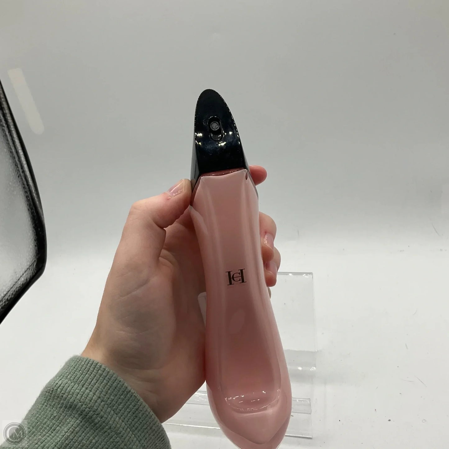 Fragrance Designer By Carolina Herrera, Size: Medium