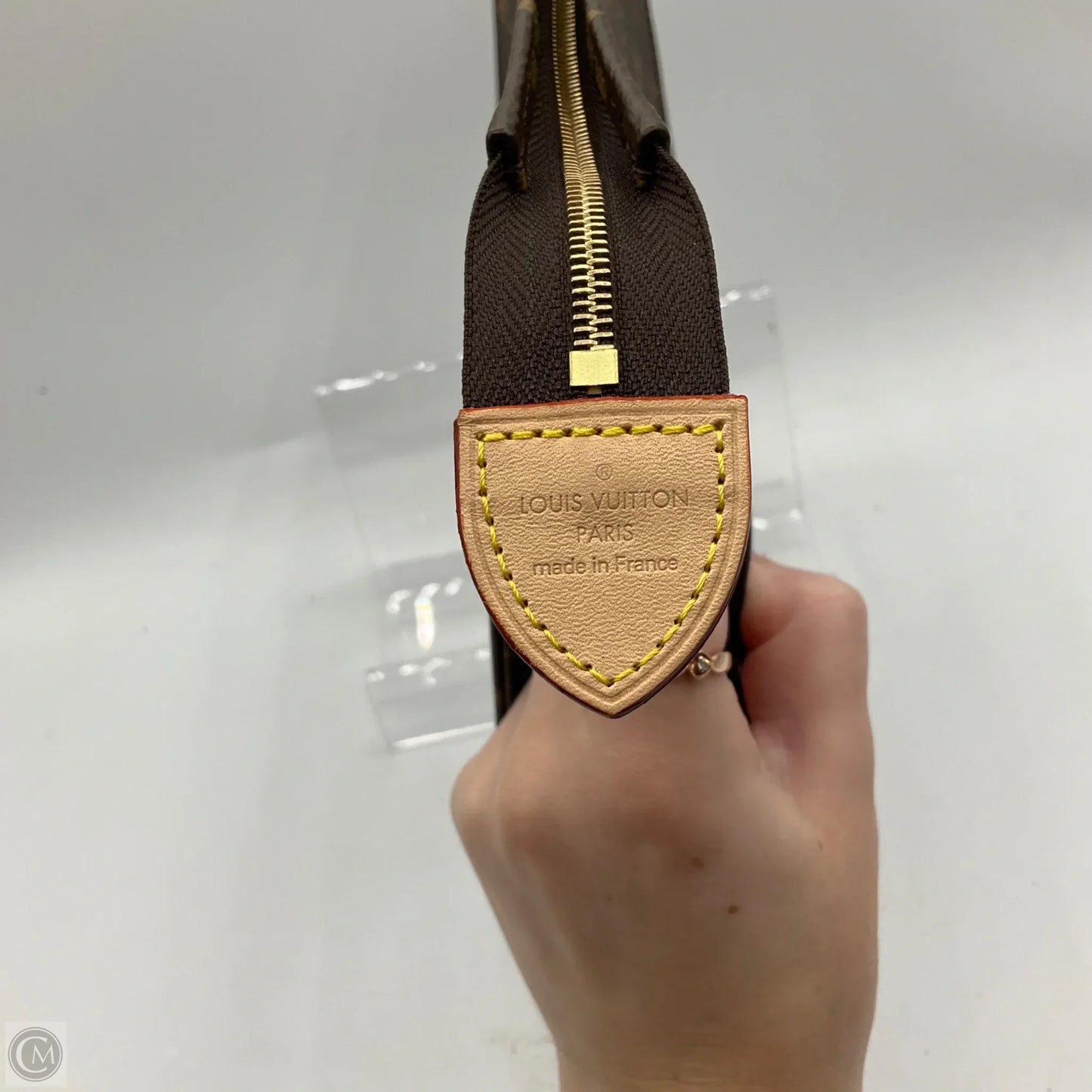 Makeup Bag Luxury Designer By Louis Vuitton, Size: Small