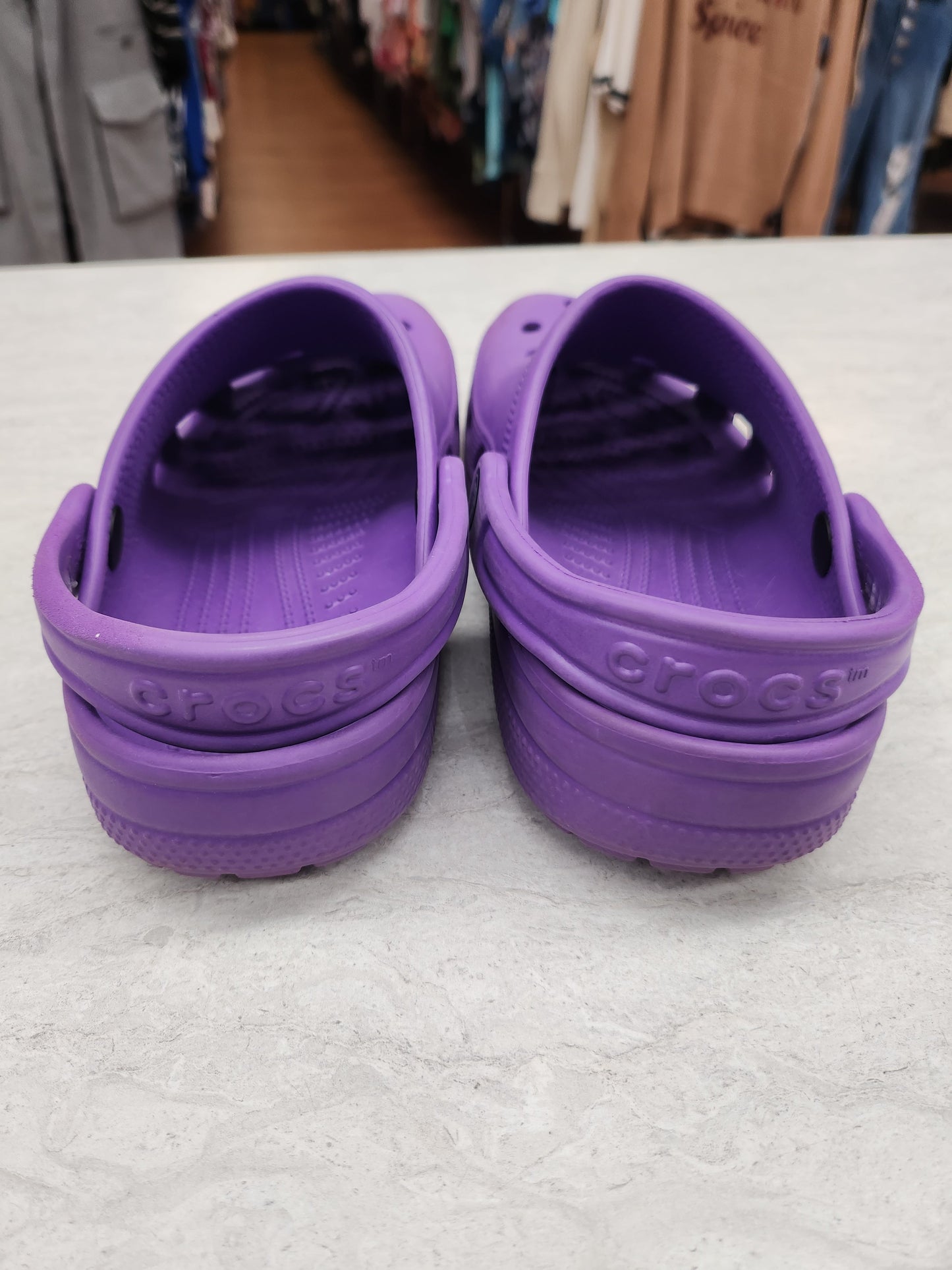 Shoes Flats By Crocs In Purple, Size: 6