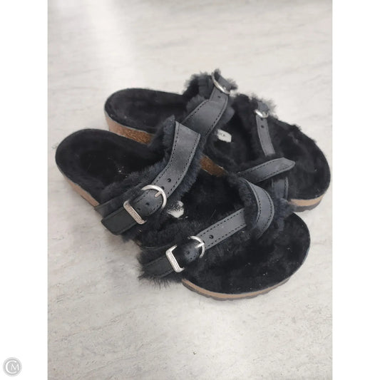 Sandals Flats By Birkenstock In Black, Size: 5