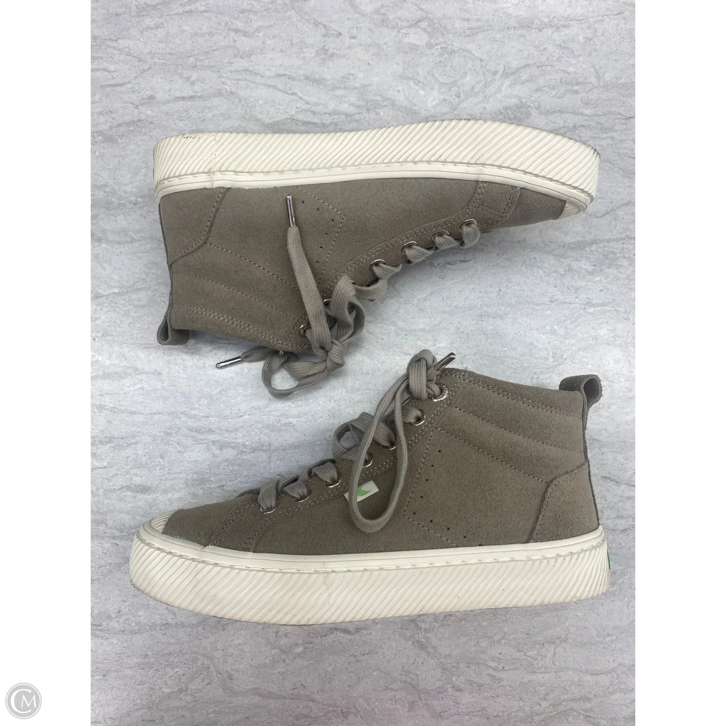 Shoes Sneakers By Cariuma In Taupe, Size: 5