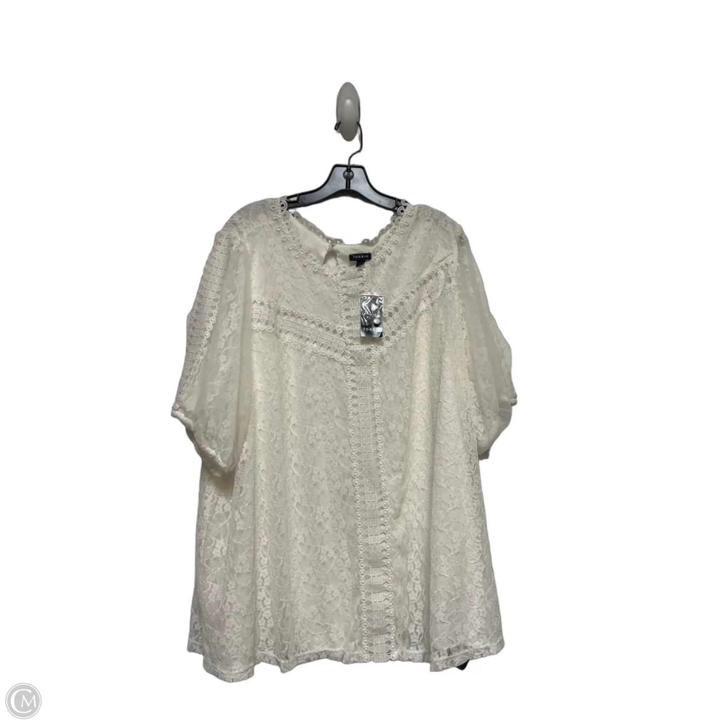 Top Short Sleeve By Torrid In Cream, Size: 3x