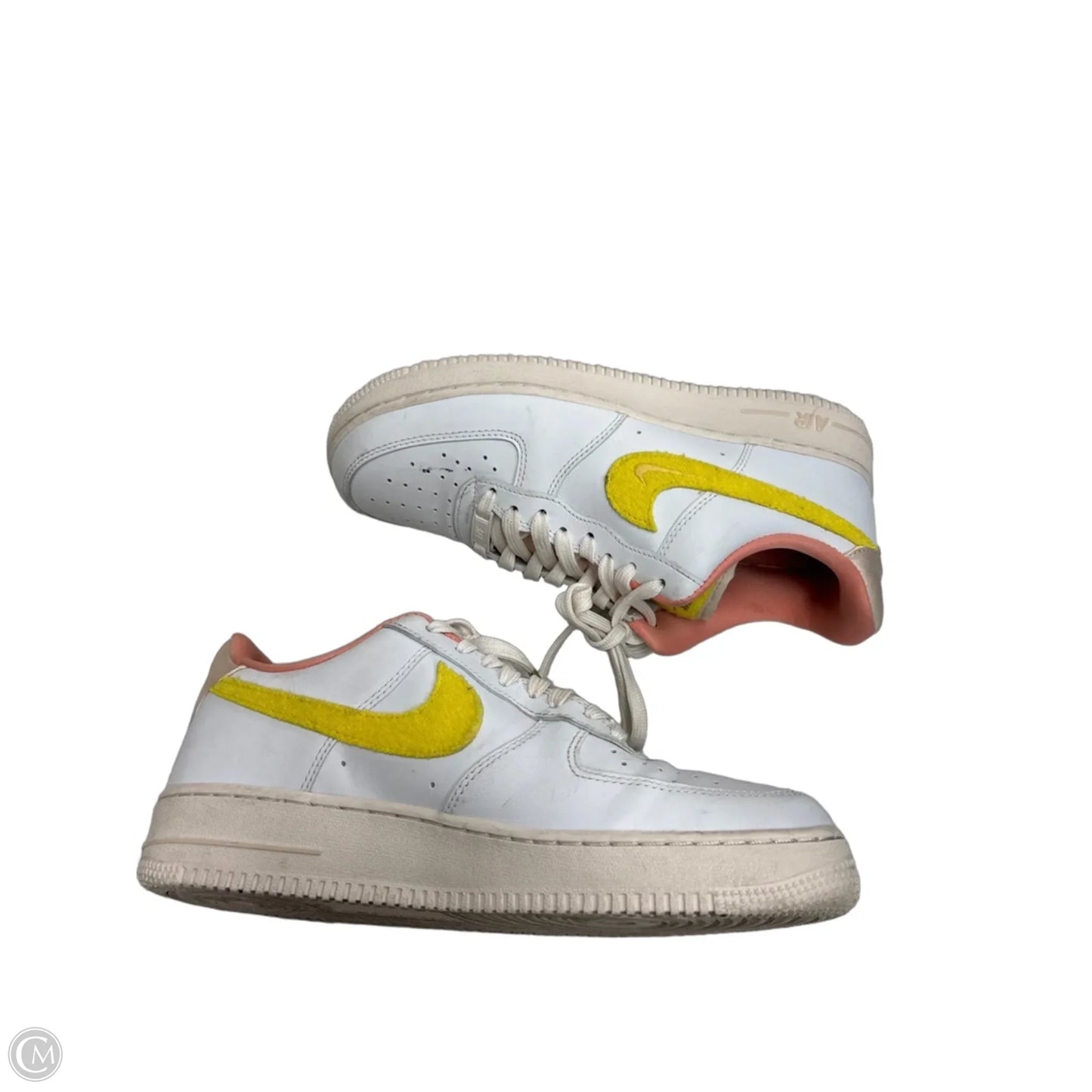Shoes Sneakers By Nike In White & Yellow, Size: 9.5