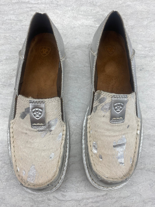 Silver & Tan Shoes Flats Ariat, Size 9