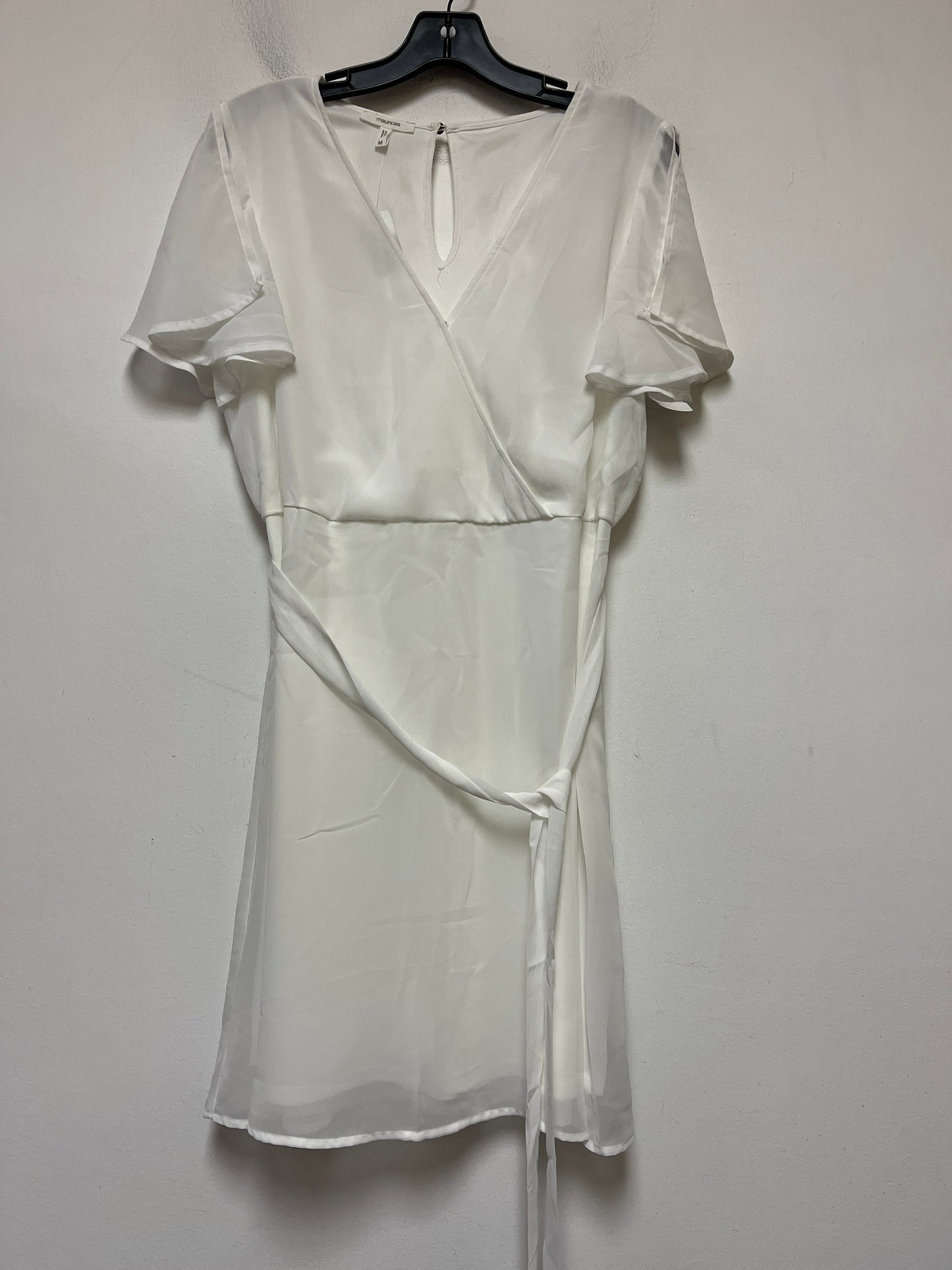 White Dress Casual Short Maurices, Size M