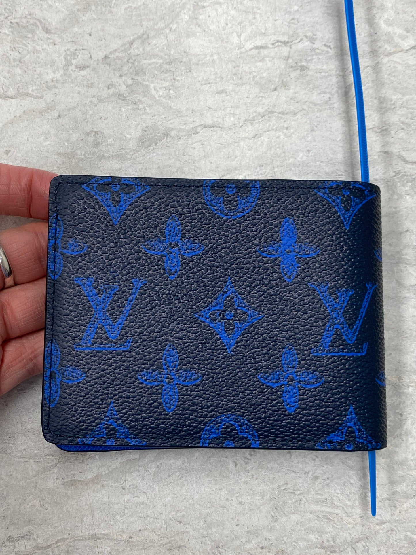 Wallet Luxury Designer By Louis Vuitton, Size: Medium