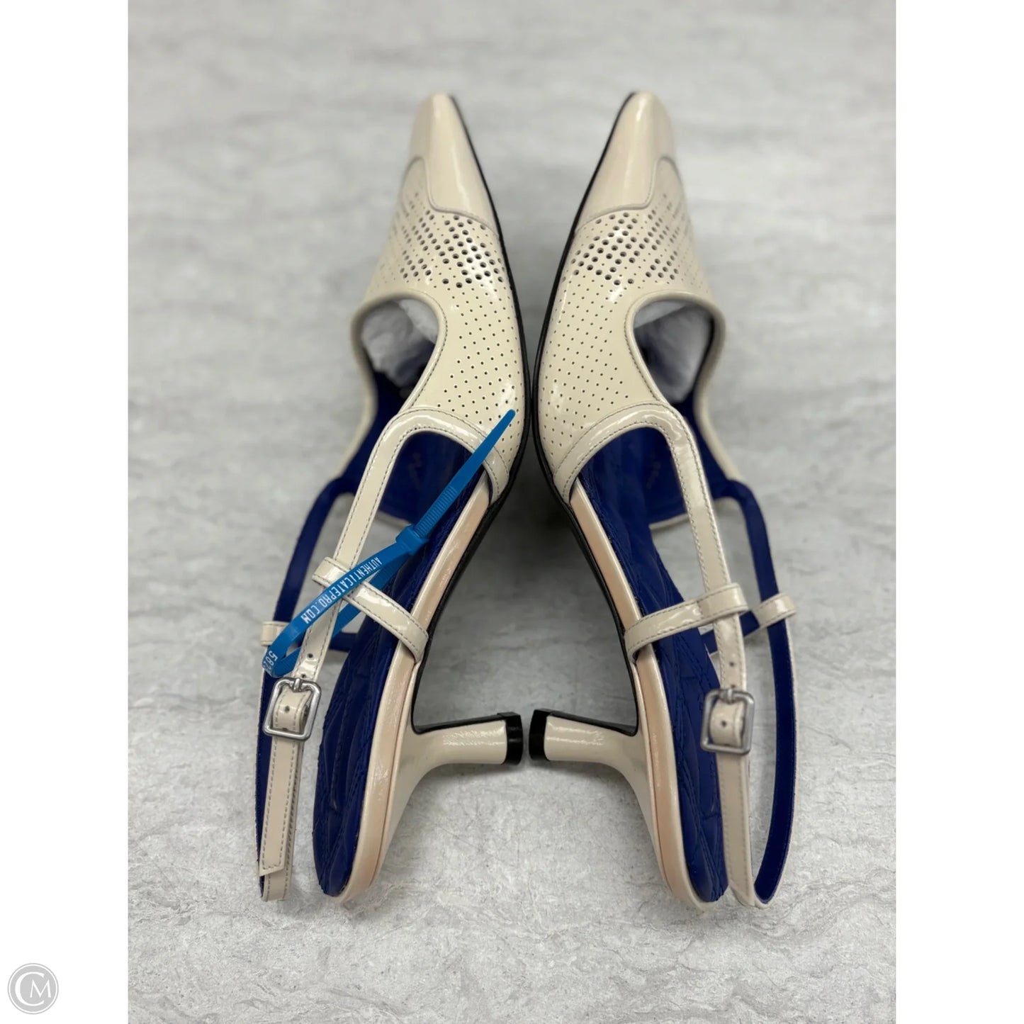 Shoes Luxury Designer By Burberry In Cream, Size: 8