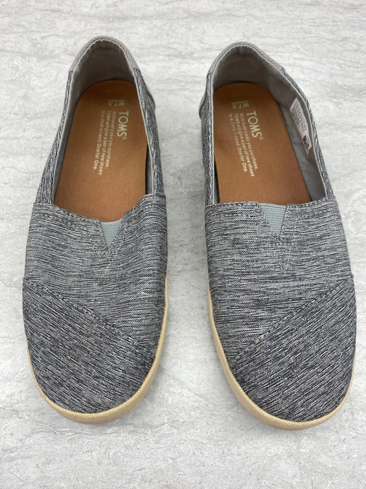 Shoes Flats By Toms In Grey, Size: 7.5