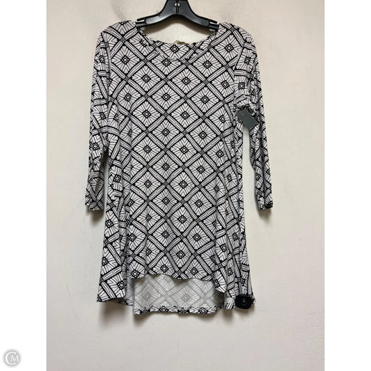 Top Long Sleeve By Clothes Mentor In Black & White, Size: S