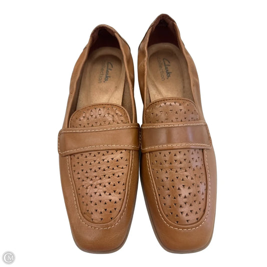 Shoes Flats By Clarks In Brown, Size: 9.5