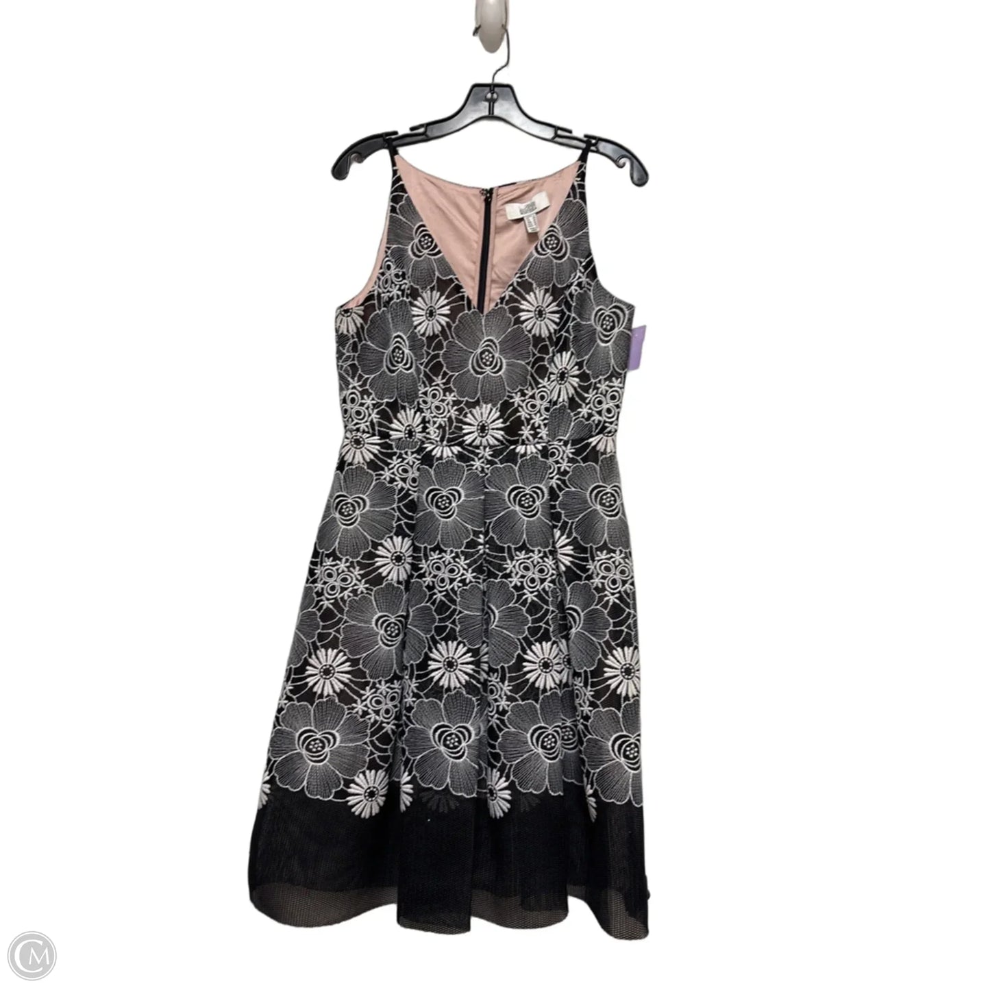 Dress Casual Short By Badgley Mischka In Black & White, Size: S