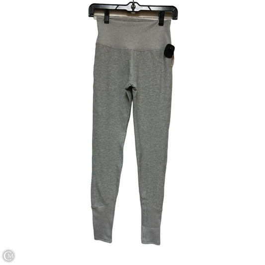 Athletic Leggings By Alo In Grey, Size: S