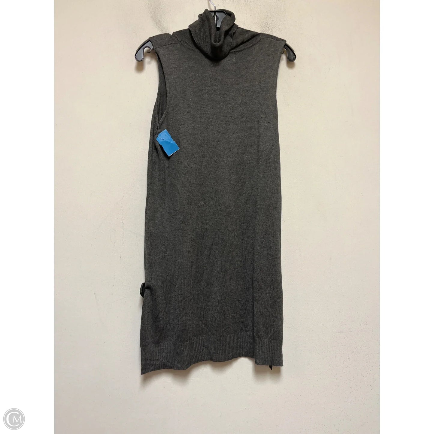 Dress Casual Short By Olive And Oak In Grey, Size: M