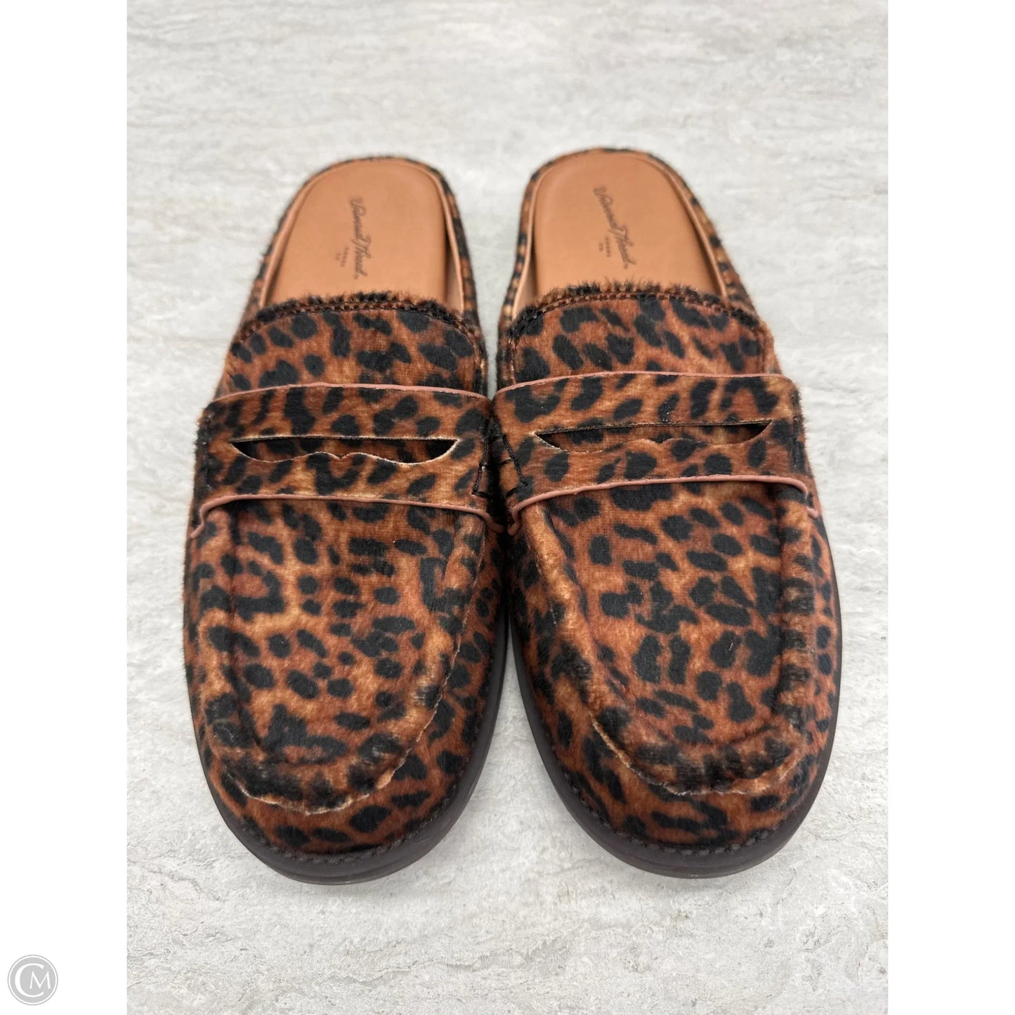 Shoes Flats By Universal Thread In Animal Print, Size: 7