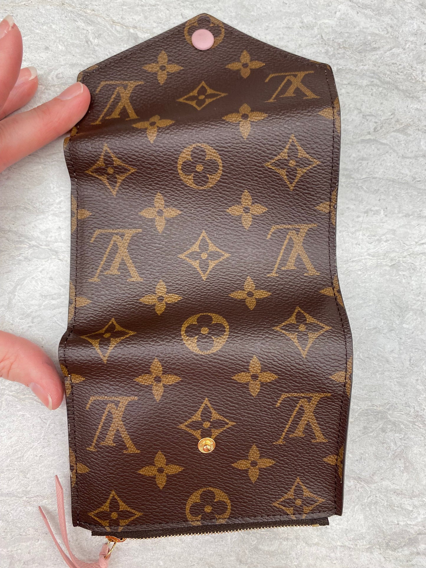 Wallet Luxury Designer By Louis Vuitton  Size: Small