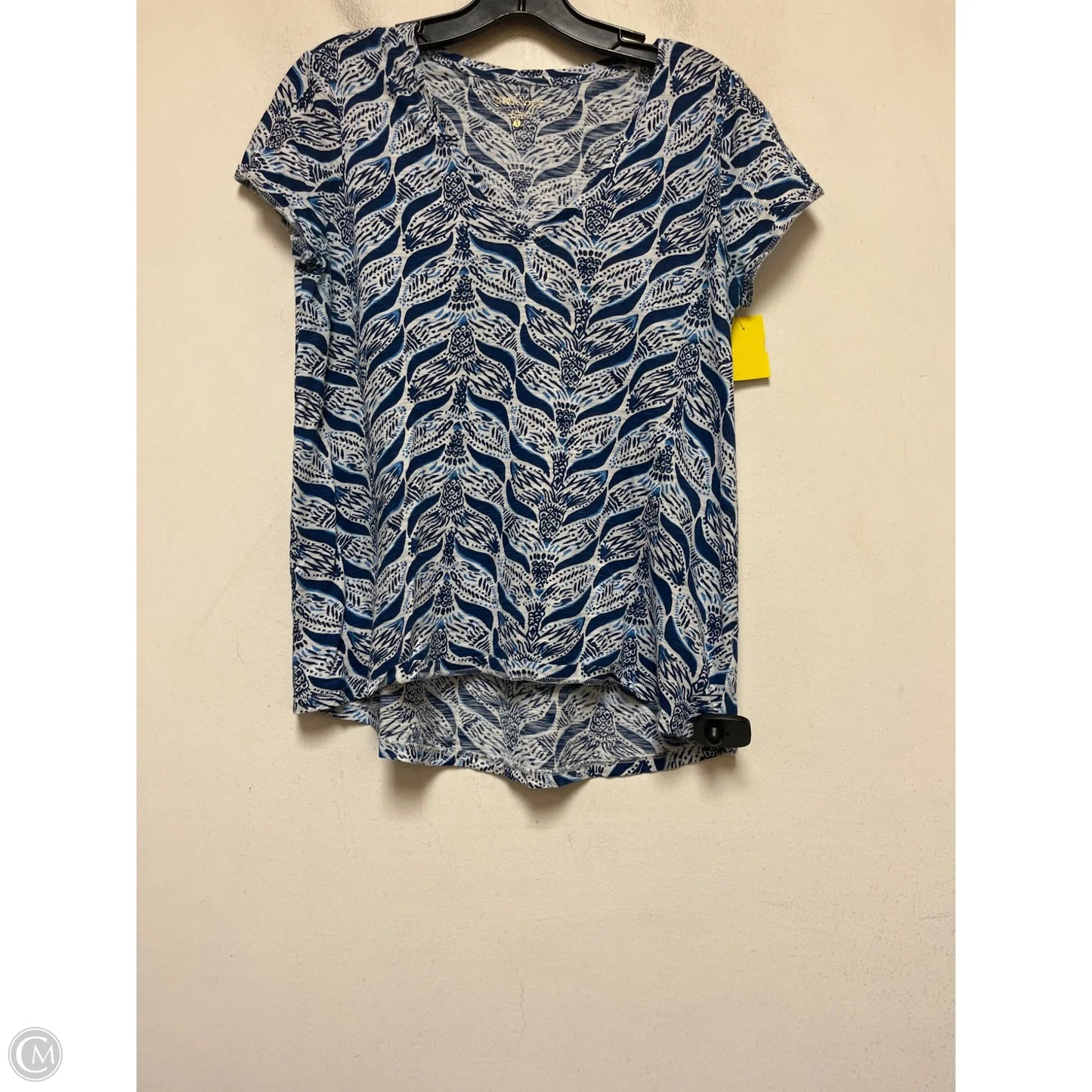 Top Short Sleeve Designer By Lilly Pulitzer In Blue & White, Size: S