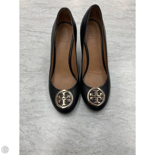 Shoes Designer By Tory Burch In Black & Gold, Size: 5