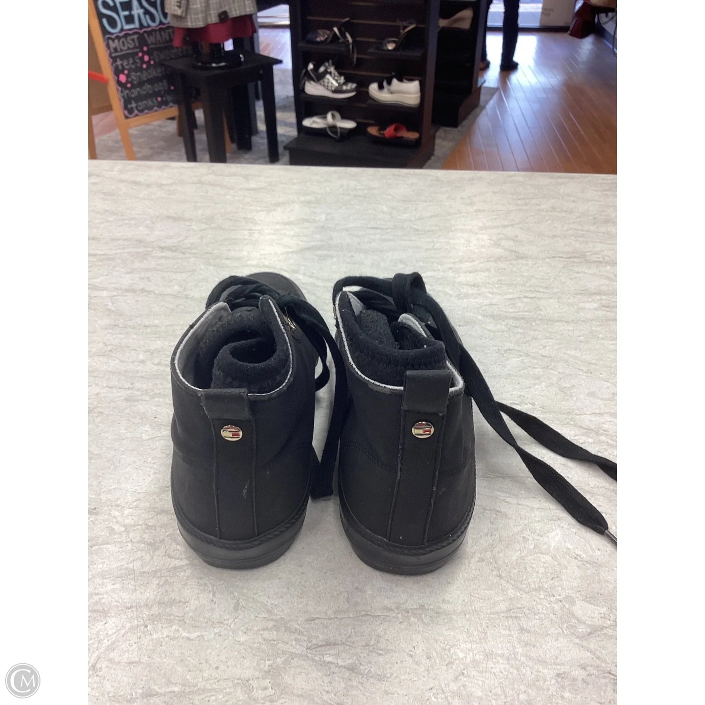 Shoes Sneakers By Tommy Hilfiger In Black, Size: 7