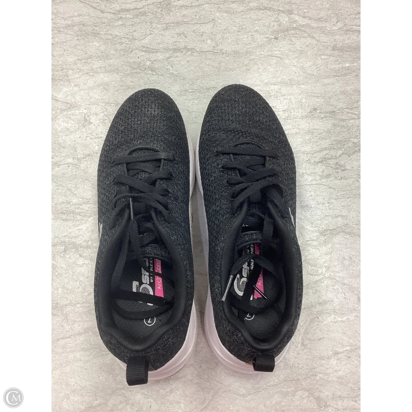 Shoes Sneakers By Skechers In Black & Grey, Size: 7