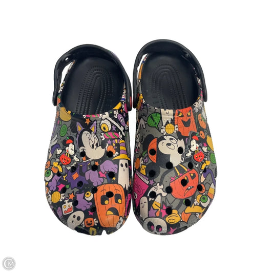 Shoes Flats By Crocs In Multi-colored, Size: 8
