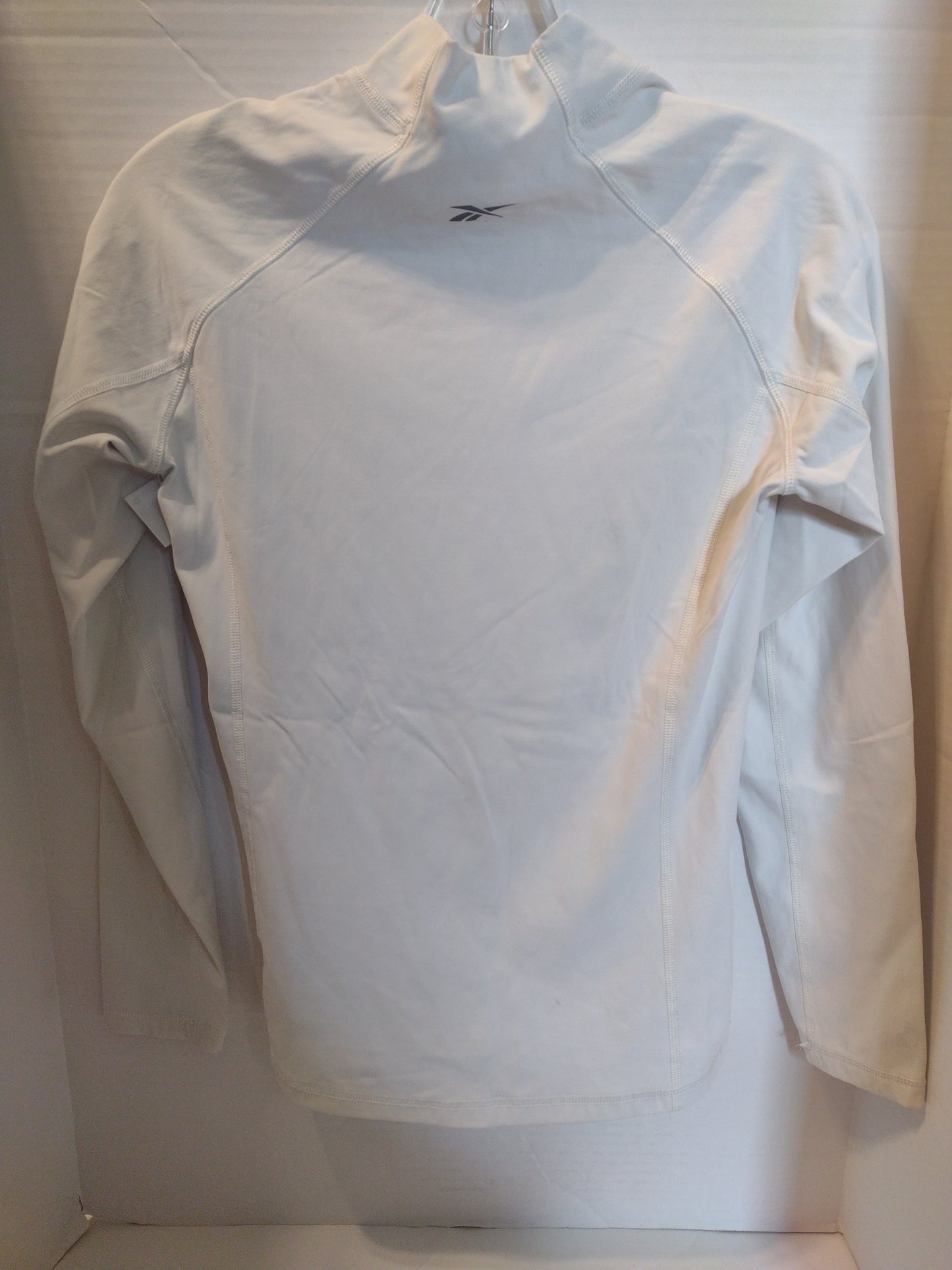 Athletic Top Long Sleeve Crewneck By Reebok  Size: M