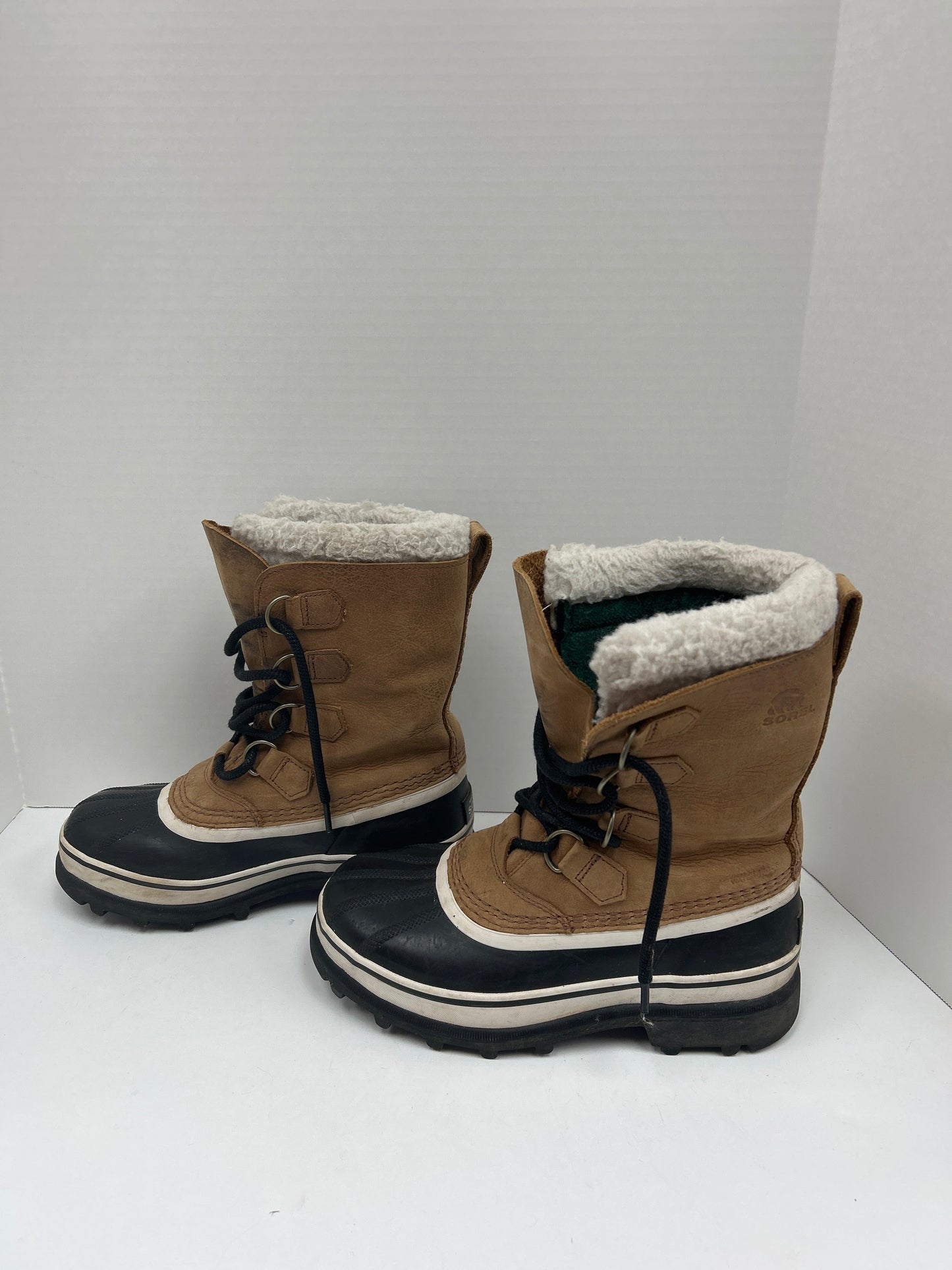 Boots Snow By Sorel  Size: 7