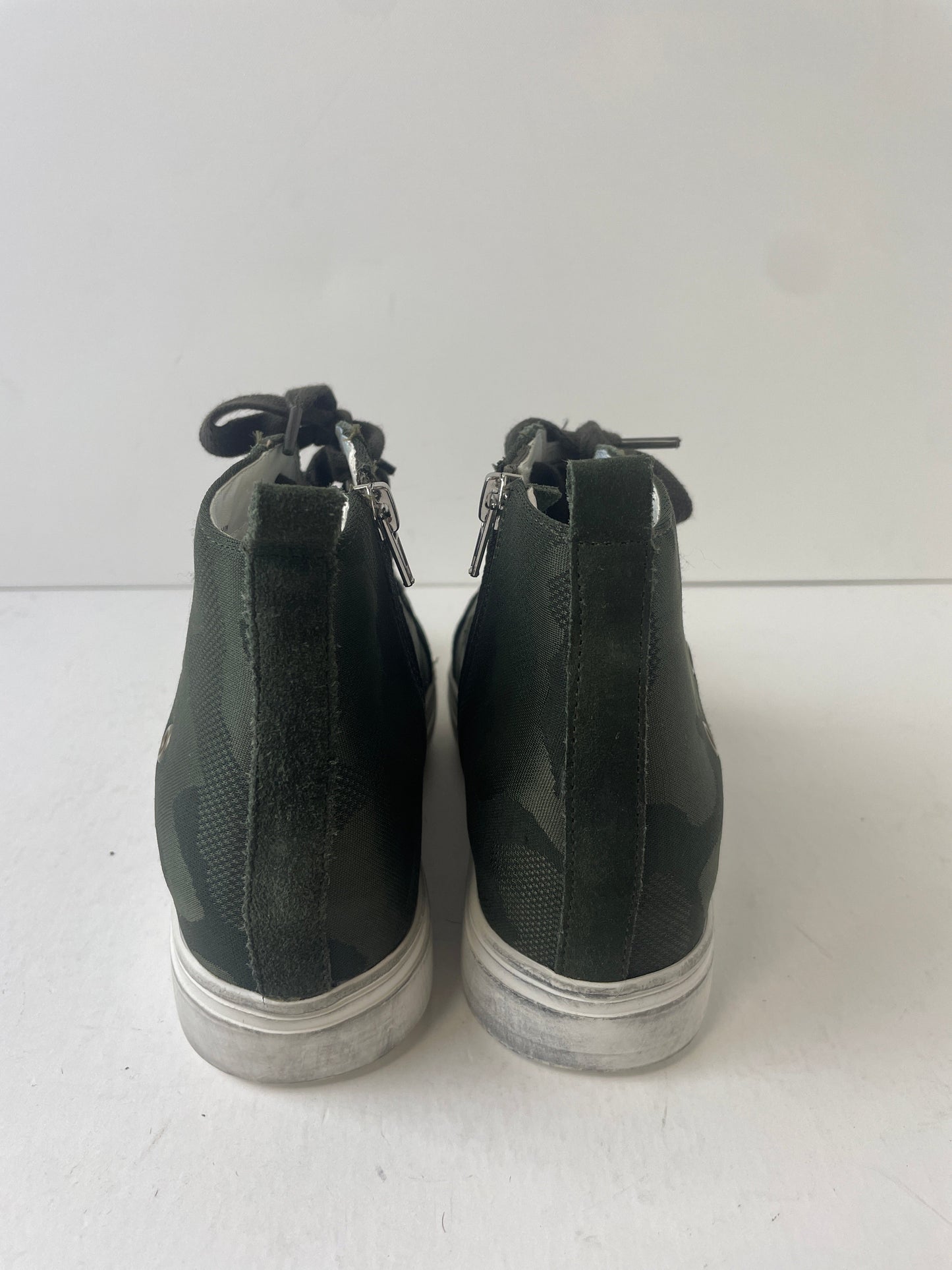 Shoes Sneakers By Steve Madden  Size: 7