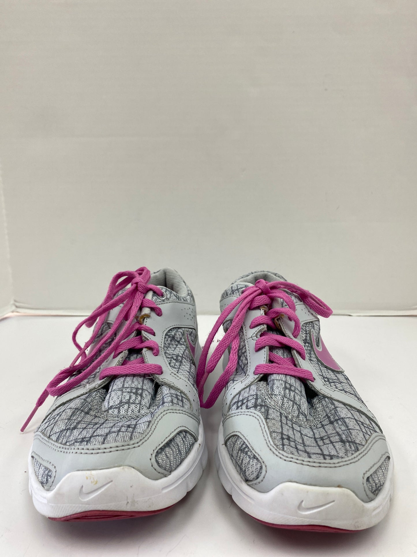 Shoes Athletic By Nike  Size: 8