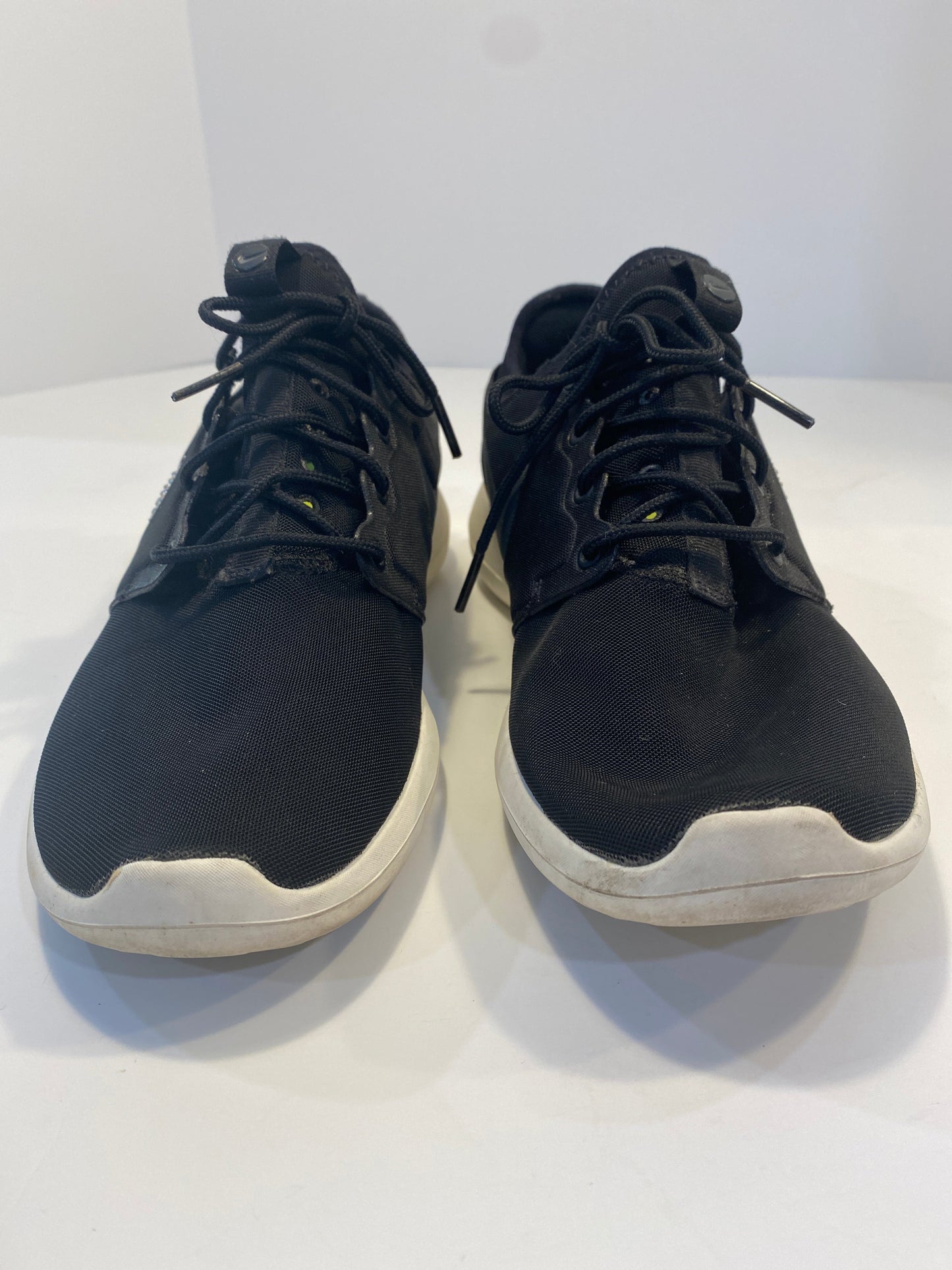 Black Shoes Athletic Nike, Size 9.5