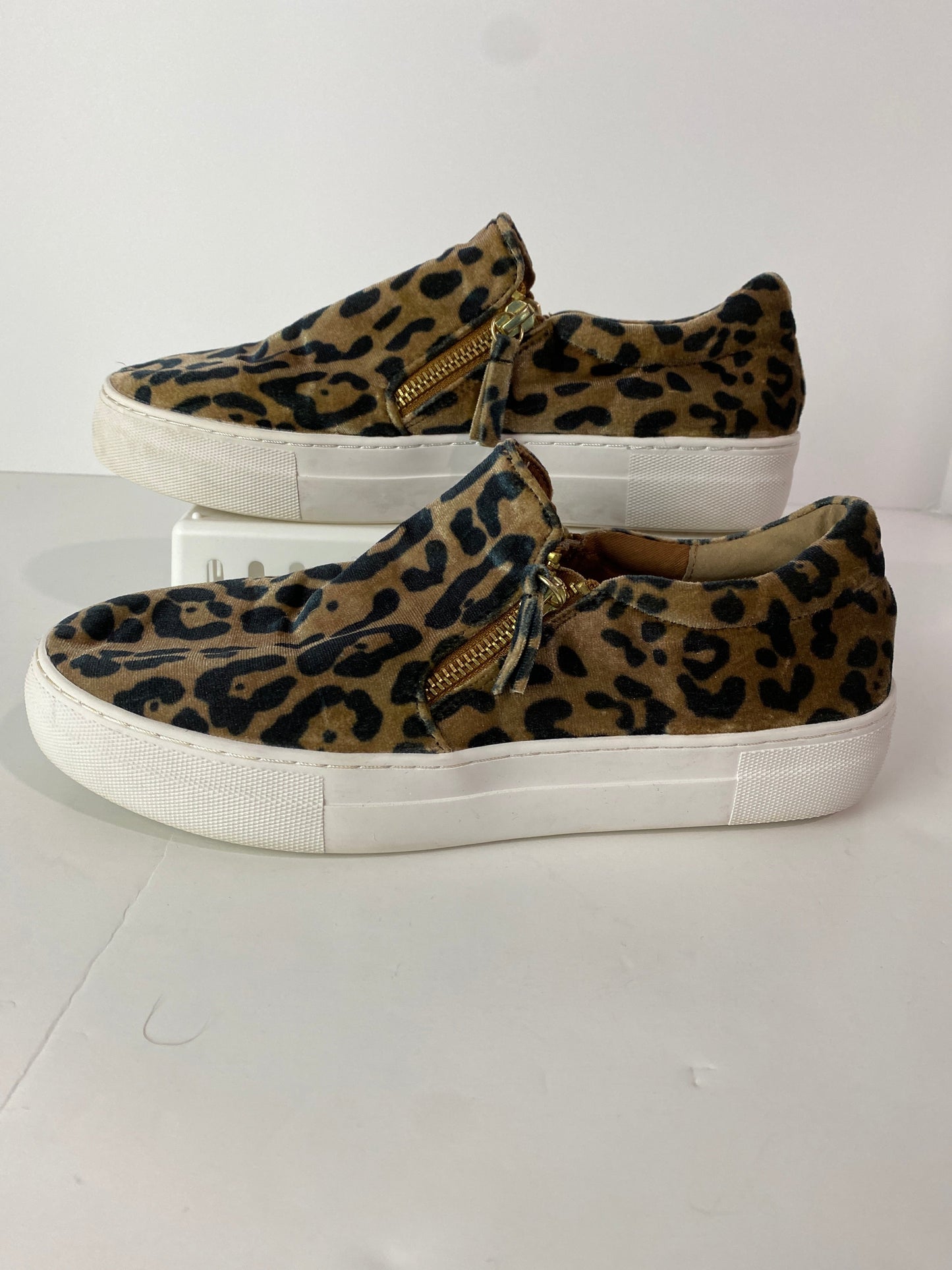 Animal Print Shoes Sneakers Steve Madden, Size 8