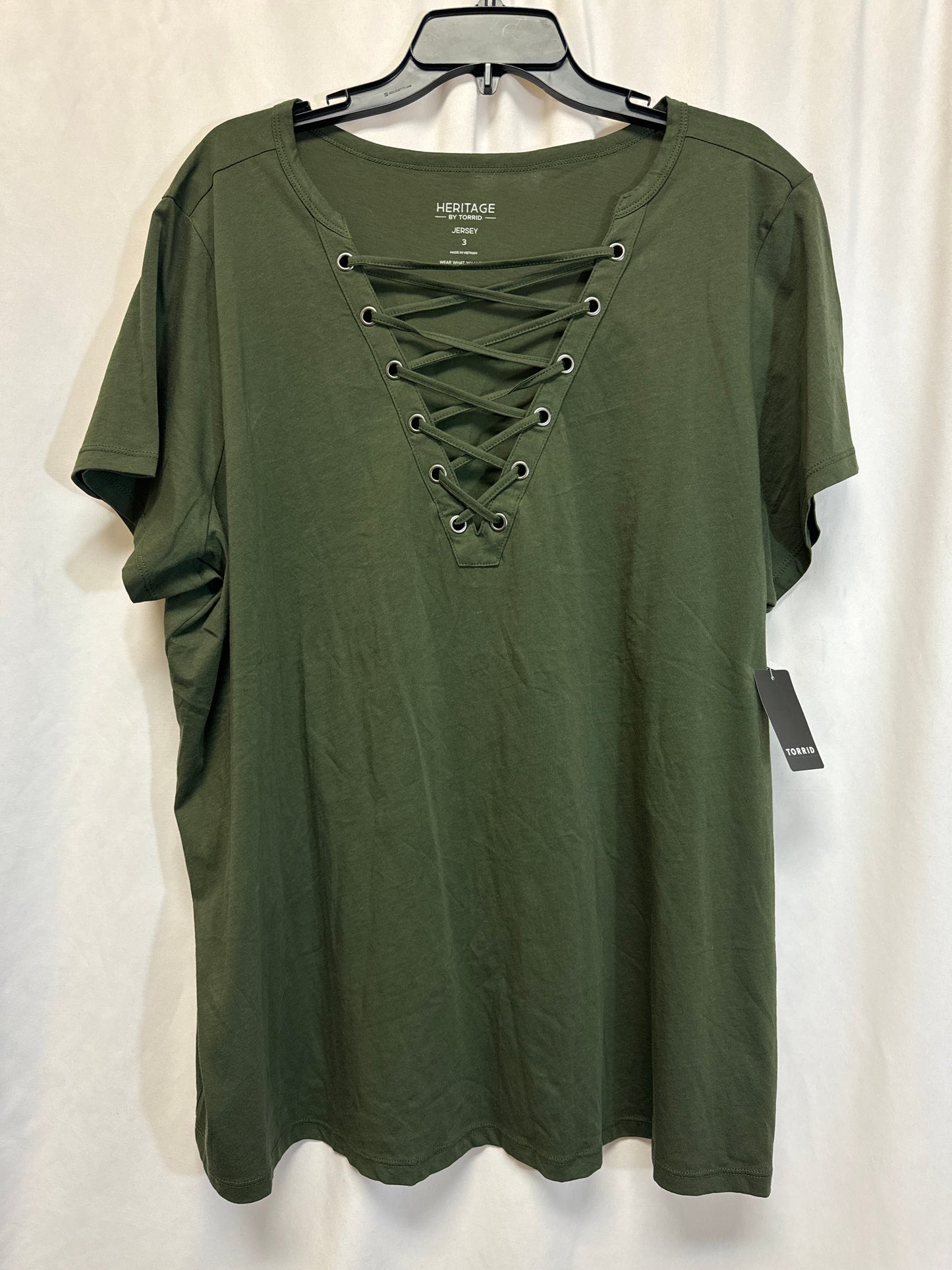 Top Short Sleeve By Torrid In Green, Size: 3x