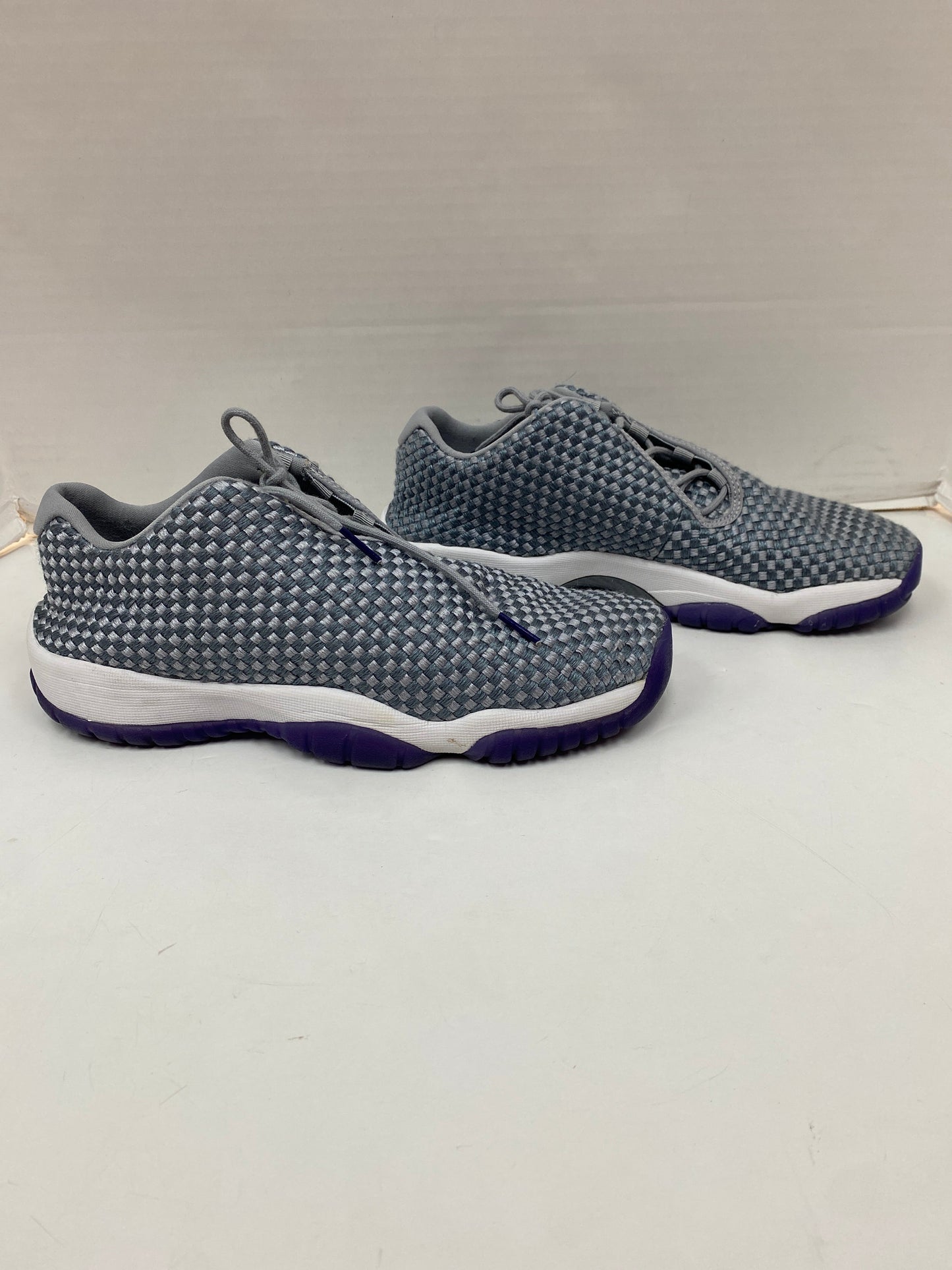 Shoes Athletic By Nike In Grey, Size: 7.5