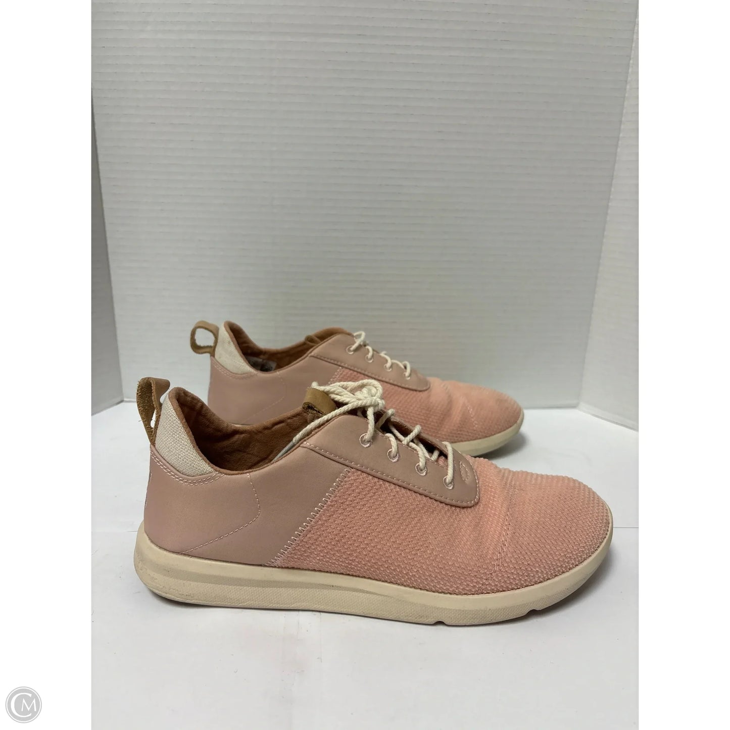 Shoes Sneakers By Toms In Pink, Size: 9.5