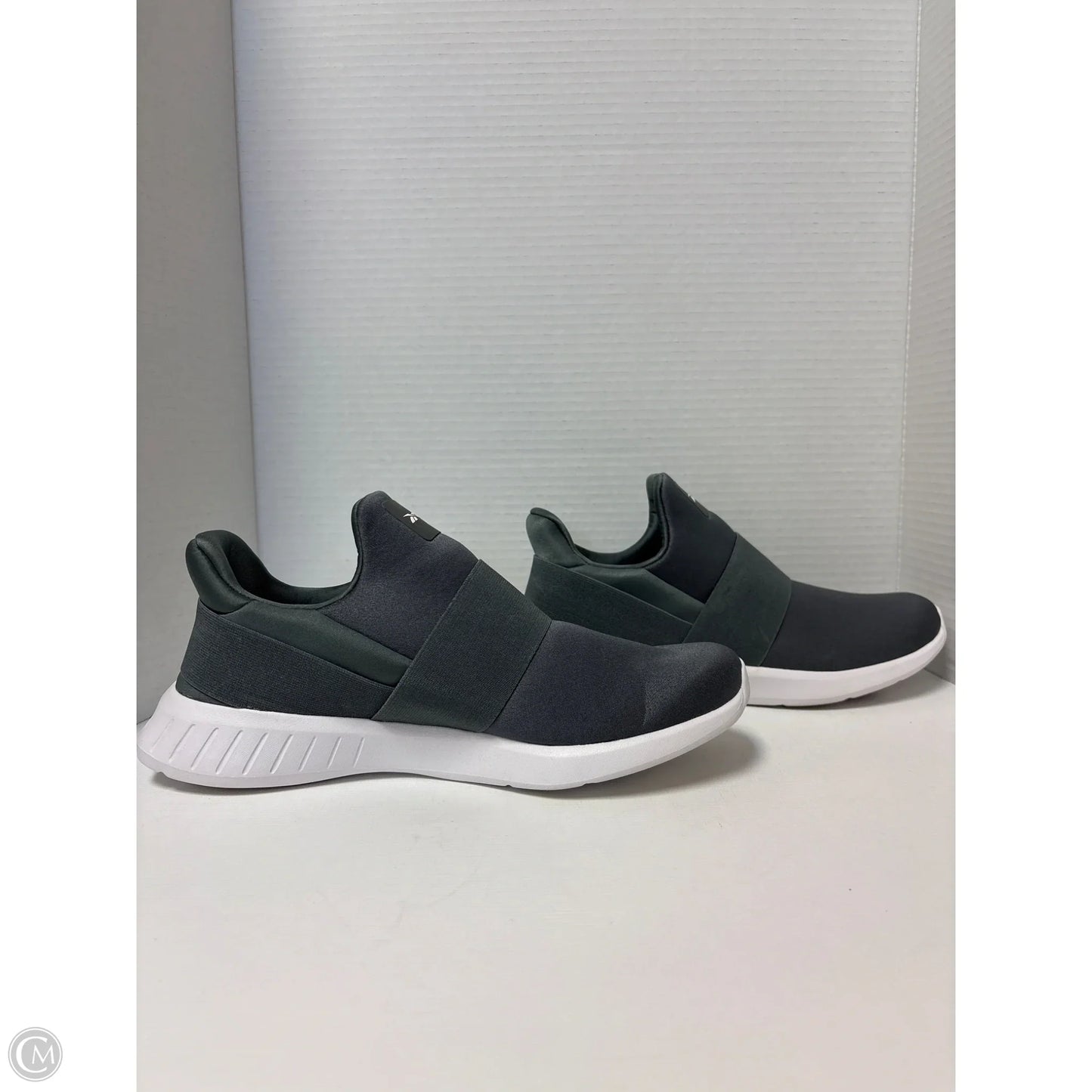 Shoes Athletic By Reebok In Grey, Size: 9.5