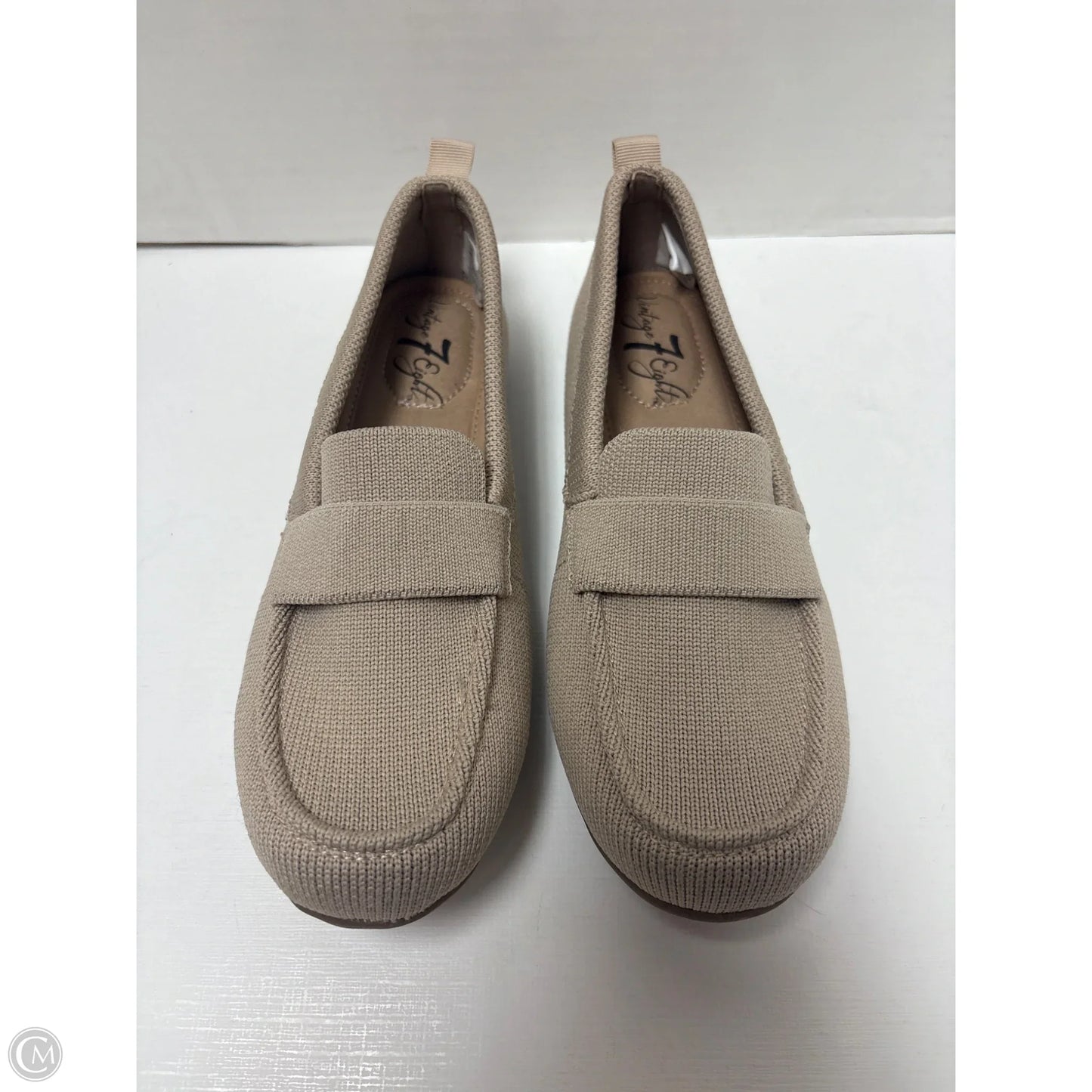 Shoes Flats By Clothes Mentor In Beige, Size: 5