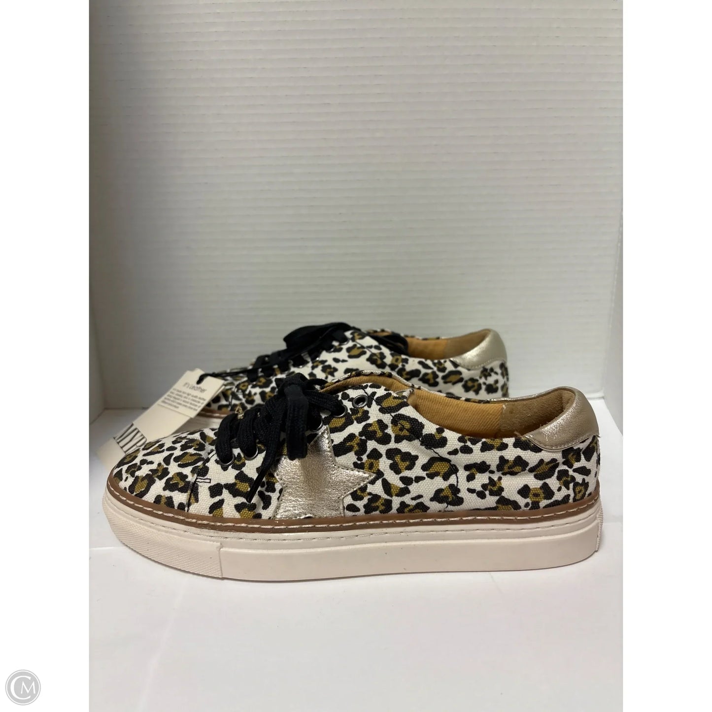 Shoes Sneakers By Clothes Mentor In Animal Print, Size: 9